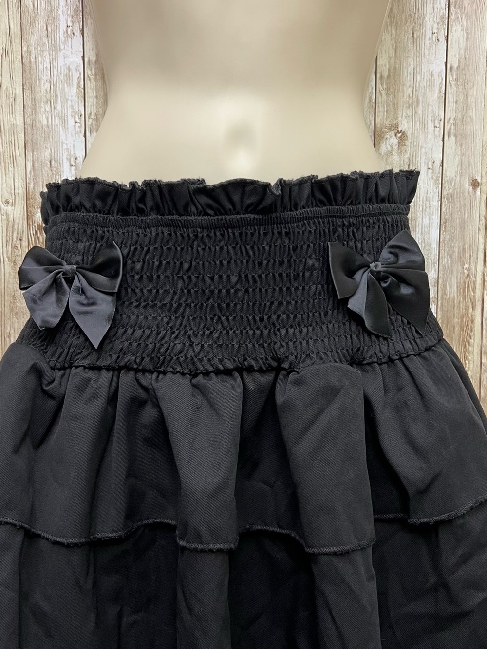 SHEIN Black Tiered Smocked Skater Skirt with Waist Bows Size L - Picture 2 of 7